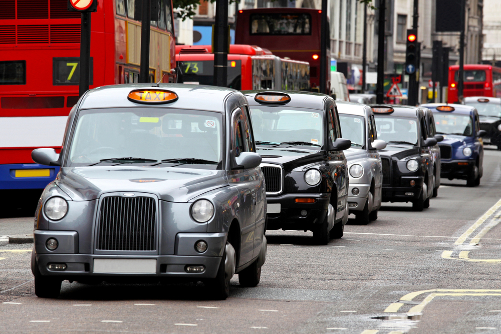 Why Choose Minicars Service Instead of Standard Taxis?
